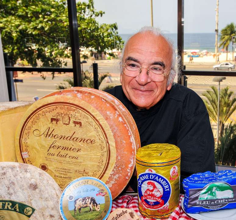 <p>O francês Gerard Poulard é o único a ter uma mesa somente de queijos selecionada pelo Guia Michelin</p>