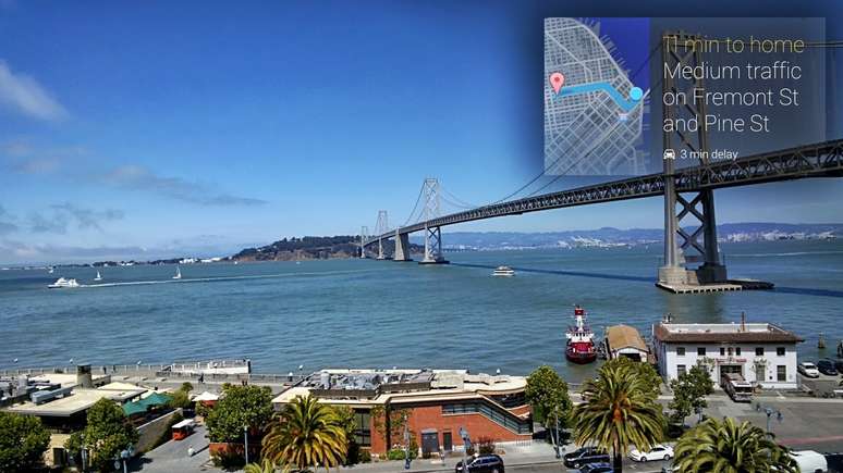 Funcionalidade de vinhetas (vignette) permite incluir um print do app junto com a foto. No exemplo, baía de São Francisco é acompanhada das instruções ao usuário para chegar em casa e das condições de trânsito no caminho
