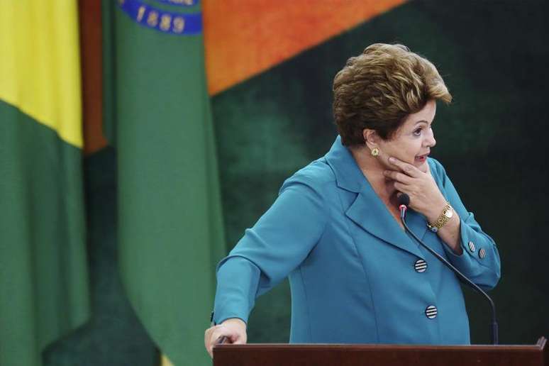 Presidente Dilma Rousseff fala durante cerimônia em que sancionou a lei que destina os royalties do petróleo para educação e saúde, no Palácio do Planalto, em Brasília. A avaliação do governo Dilma Rousseff melhorou em setembro, mostrou pesquisa CNT/MDA divulgada nesta terça-feira. 9/09/2013.