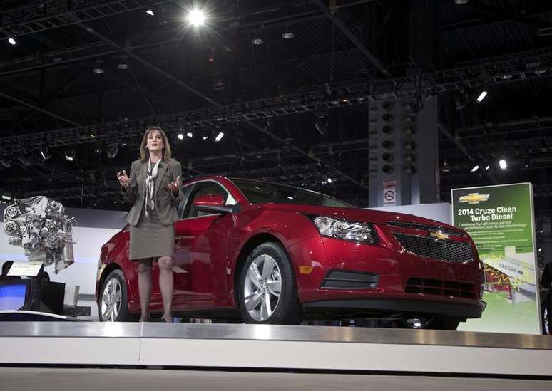 <p>Cristi Landy, diretora de marketing da Chevrolet para automóveis pequenos, fala durante o lançamento do Chevy Cruze Clean Turbo Diesel 2014, em Chicago</p>