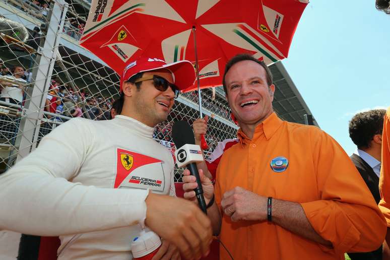 <p>Durante participações como comentarista para TV Globo, Barrichello sondou algumas equipes, pensando em um possível retorno à F1</p>