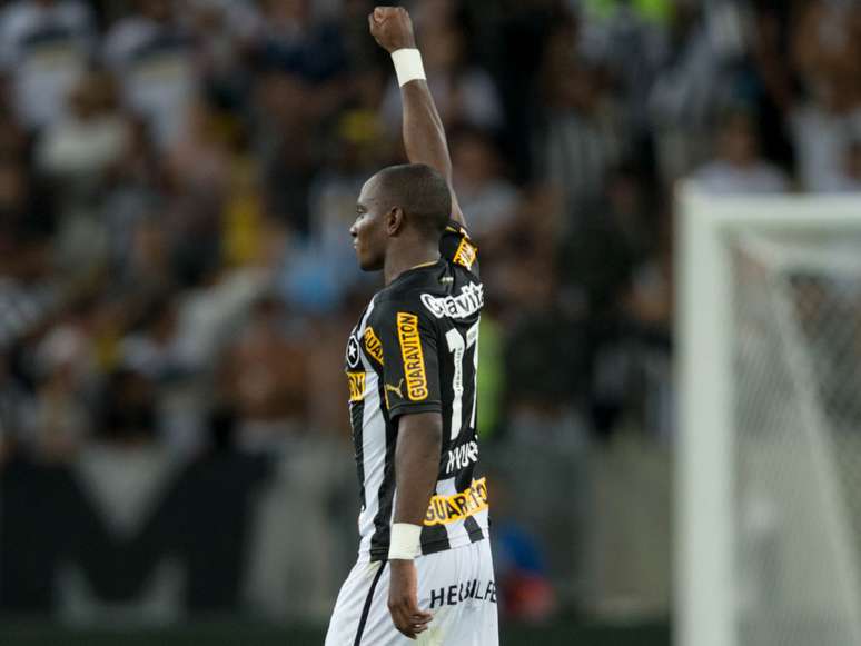 <p>Hyuri ser&aacute; desfalque do Botafogo por suspens&atilde;o</p>