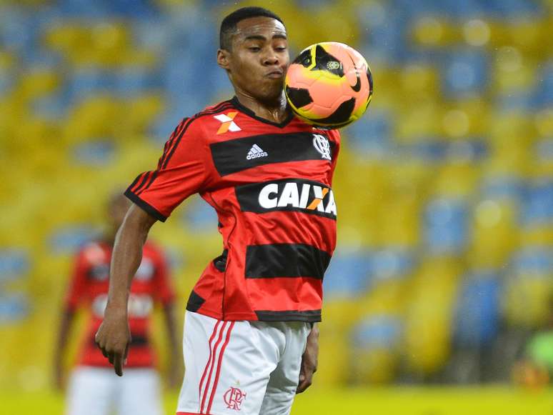 <p>Elias vem se destacando com a camisa do Flamengo</p>