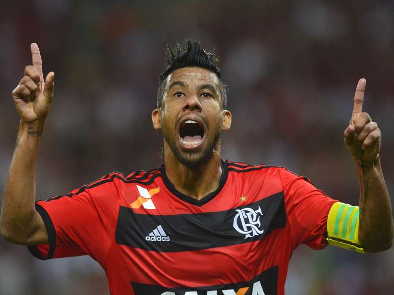 Léo Moura é ídolo do Flamengo. Ou era?