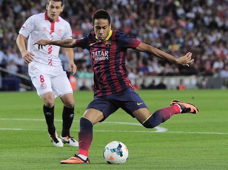 <p>Aos 21 anos, Neymar j&aacute; tem oito t&iacute;tulos na carreira</p>