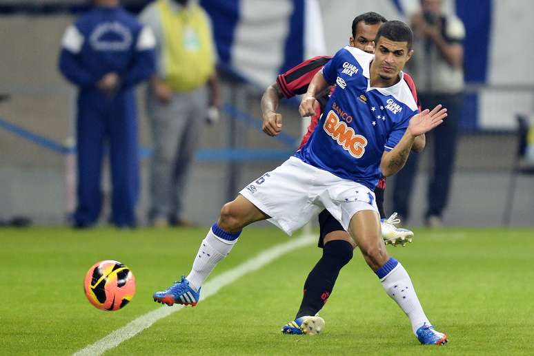 <p>Lateral retorna à equipe titular do Cruzeiro contra São Paulo</p>