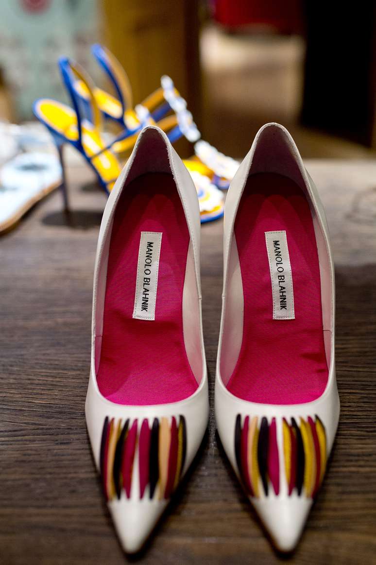 <p>Manolo Blahnik apresentou sua nova coleção neste domingo (15), durante a semana de moda de Londres</p>