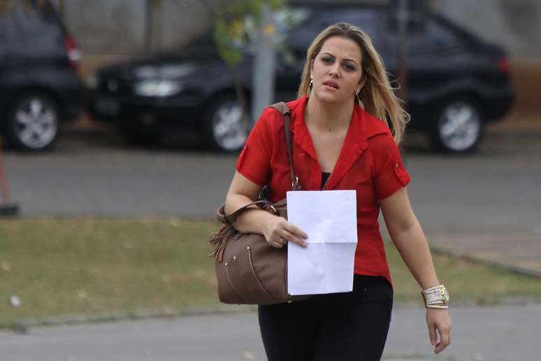 <p>A irmã de Bianca, Daiane Consoli, chega para o julgamento do motoboy, seu ex-marido</p>