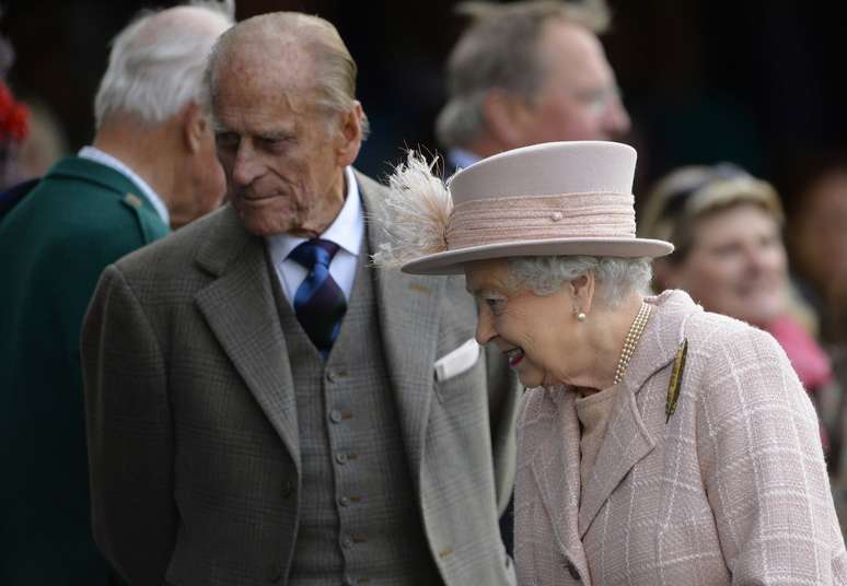 O príncipe Philip ao lado da rainha Elizabeth em imagem de 7 de setembro