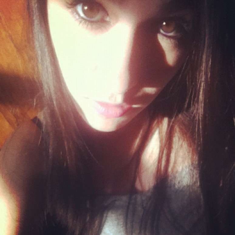 Giovanna Victorazzo falou sobre a sua rela&ccedil;&atilde;o com a m&atilde;e em seu perfil no Twitter