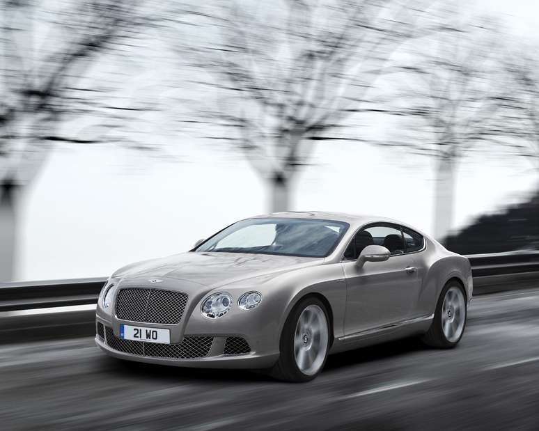 <p>Bentley emplacou um Continental GT em agosto, com valor de cerca de R$ 1,2 milhão</p>