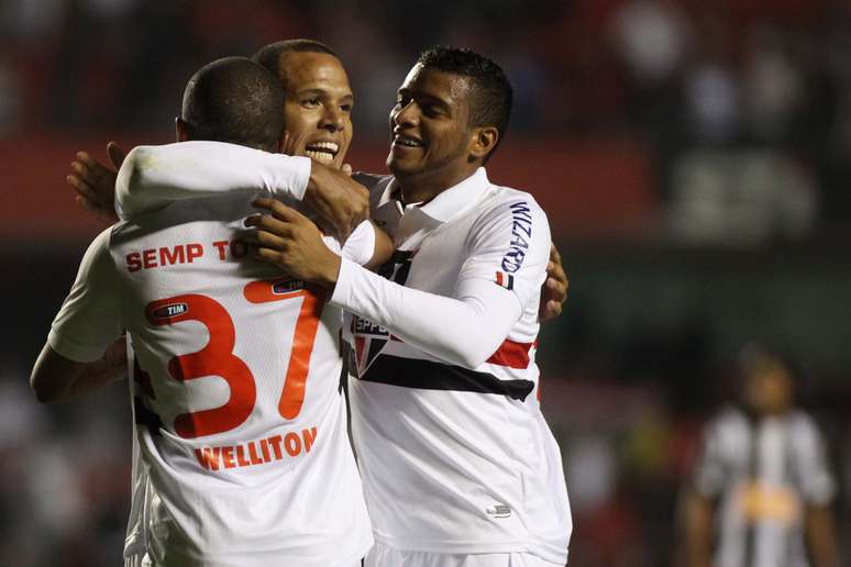 Com gol de Welliton, o São Paulo manteve os 100% de aproveitamento sob o comando de Muricy e venceu o Atlético-MG por 1 a 0 no Morumbi; veja