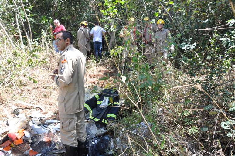 A queda de um avi&atilde;o em Caldas Novas, a 169 quil&ocirc;metros de Goi&acirc;nia, matou cinco pessoas