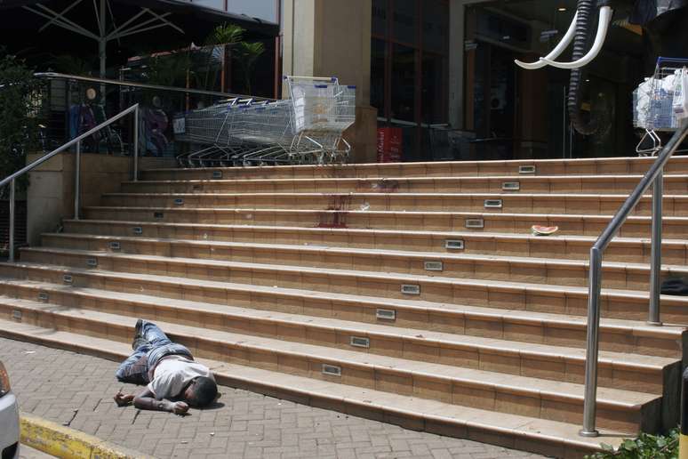 Corpo aparece próximo a escada do centro comercial Westgate, no Quênia