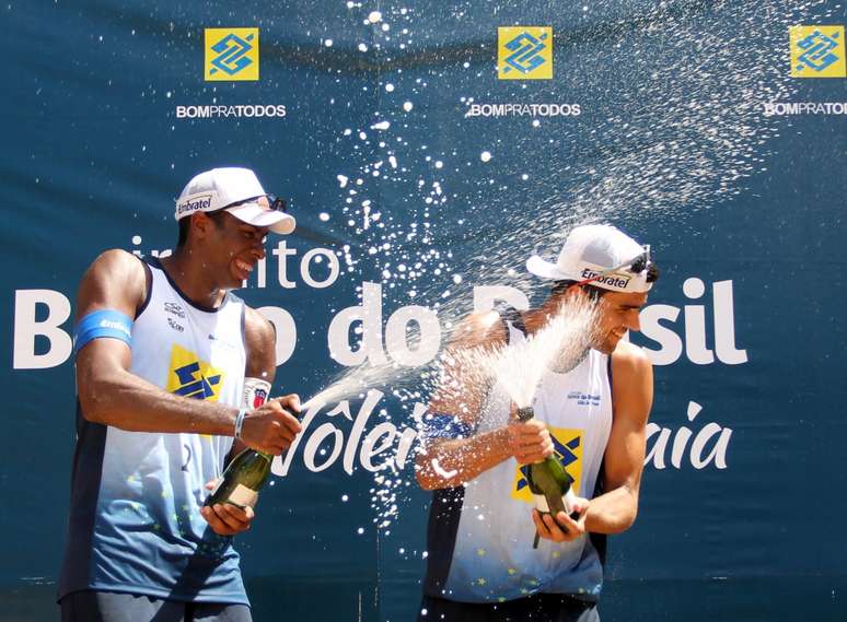 Felipe e Evandro comemoram vitória na etapa de Vitória do Circuito Banco do Brasil