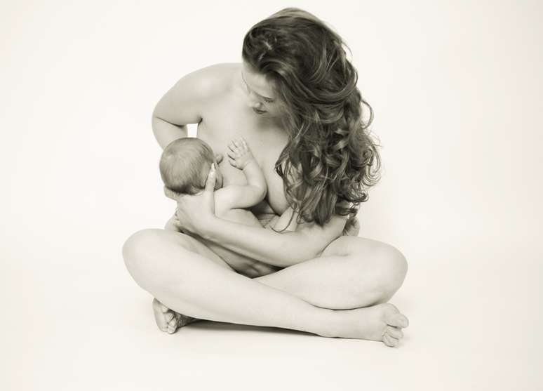 <p>Allison Prejna e a filha Olivia. Amamentar não está sendo fácil para a mãe, por conta da falta de leite</p><p> </p><p> </p>