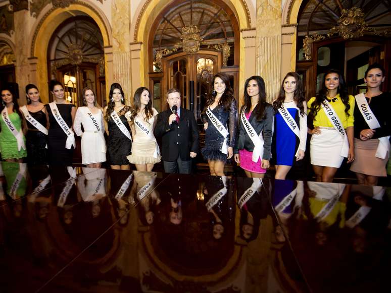 As 27 candidatas ao título de Miss Brasil 2013 estiveram no Palácio da Liberdade, na noite dessa quarta-feira (25), onde foram recebidas pelo governador de Minas Gerais, Antônio Anastasia