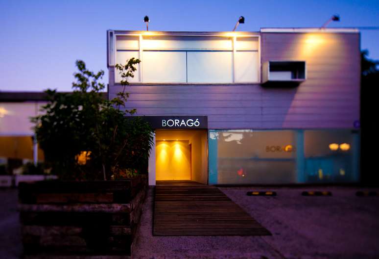Localizado no bairro de Vitacura, em Santiago, o Boragó foi eleito o melhor restaurante do Chile e o 8o melhor da América Latina no concurso que escolheu os 50 melhores estabelecimentos da região