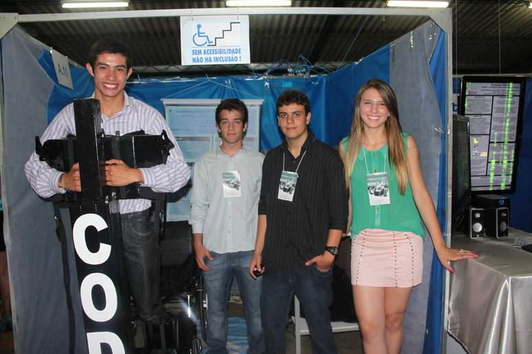 <p>O projeto da Cadeira Ortostática Dinâmica - C.O.D. conquistou na Febrace 2013, o 2º lugar na categoria Engenharia (geral) e recebeu o prêmio da Yale Science Engineering Associação Inc, dos Estados Unidos</p>