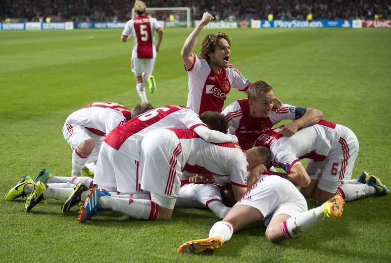 <p>Ajax saiu na frente do Milan aos 45min do 2&ordm; tempo, mas n&atilde;o conseguiu segurar o placar</p>