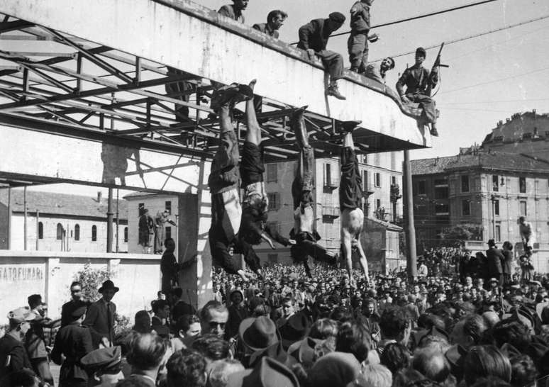 29 de abril de 1945: corpos de líderes fascistas foram expostos em posto de gasolina
