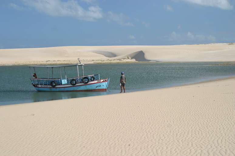 <p>As Dunas do Capim, a 7 km de Galinhos, vila potiguar onde há poucas atrações, mas muita beleza e sossego</p>