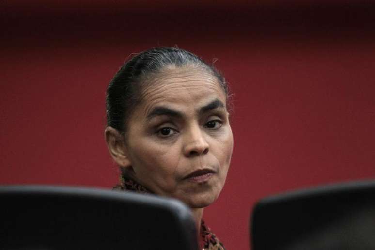 <p>Marina Silva observa vota&ccedil;&atilde;o no TSE, que rejeitou a cria&ccedil;&atilde;o do Rede Sustentabilidade</p>