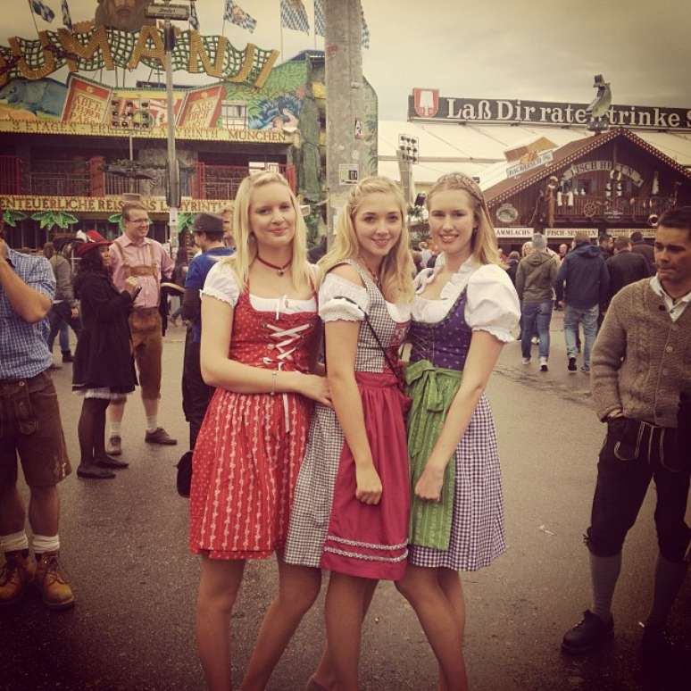 Confira algumas imagens selecionadas pelo Instagram da Oktoberfest, na Alemanha, em Munique, que re&uacute;ne durante os 16 dias de festa mais de 6 milh&otilde;es de visitantes de todo o mundo