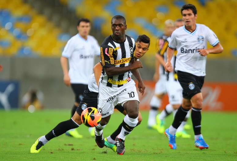 Seedorf foi vaiado pela torcida, insatisfeita com rendimento do jogador e do Botafogo