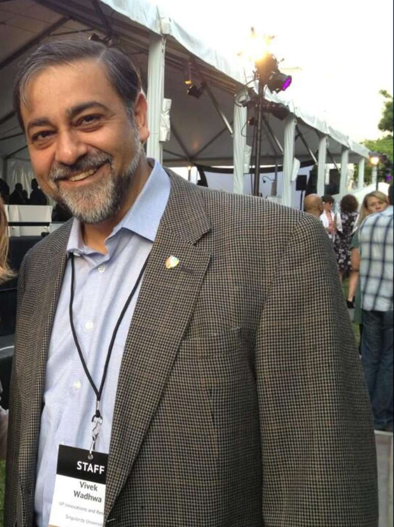 <p>Vivek Wadhwa, professor da Universidade de Duke, cobrou que micro-blog seja exemplo, ao lado de outras empresas de tecnologia</p>