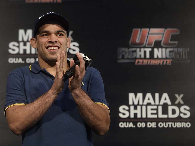 Renan tamb&eacute;m aproveitou outra oportunidade para mostrar seu lado brincalh&atilde;o. Apenas uma mulher se arriscou a fazer alguma pergunta para os lutadores em Barueri e ela questionou exatamente sobre o crescimento do MMA feminino