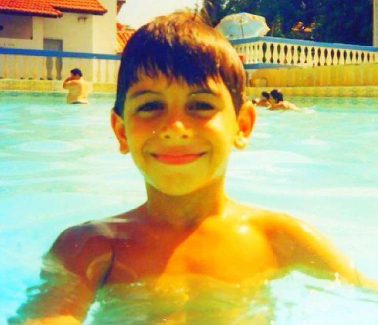 "Queria ser esse pirralho pra sempre", escreveu com saudades o modelo Jesus Luz