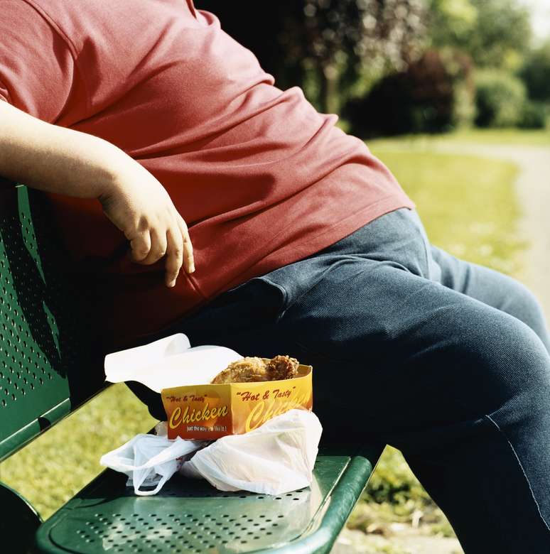 <p>Demência e perda de memória podem estar ligadas com o excesso de gordura na região da barriga, diz estudo</p>