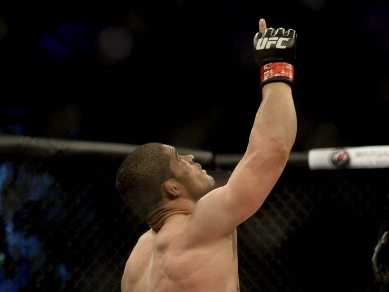 A estreia de Rousimar Toquinho entre os peso meio-m&eacute;dio, em Barueri nesta quarta-feira e n&atilde;o poderia ser melhor: em 31 segundos, ele conseguiu finalizar o americano Mike Pierce