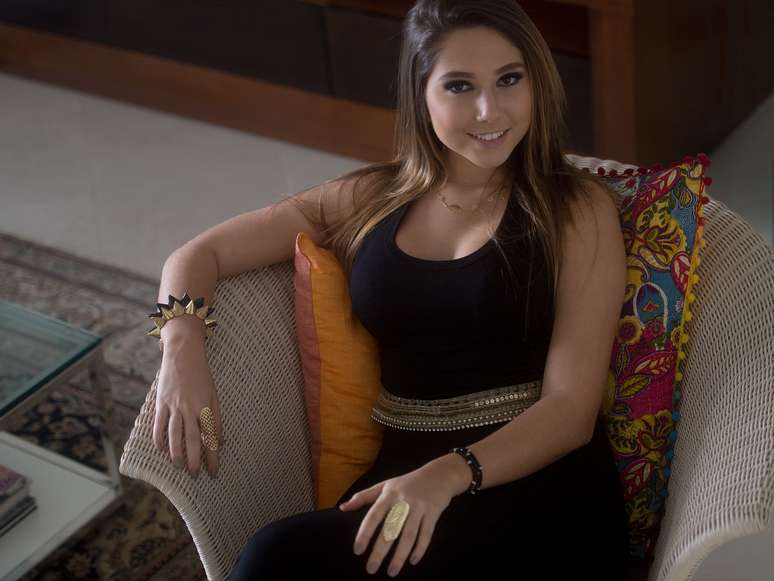 <p>Carol Portaluppi recebe o Terra na cobertura do pai em Ipanema</p>