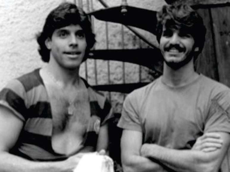 <p>Alexandre Frota e R&ocirc;mulo Arantes, em cena de <em>Sassaricando</em></p>