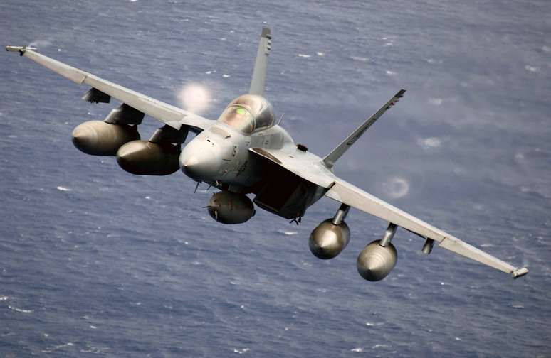 Caça F/A-18 Super Hornet é a aposta da Boeing para vencer a concorrência da FAB