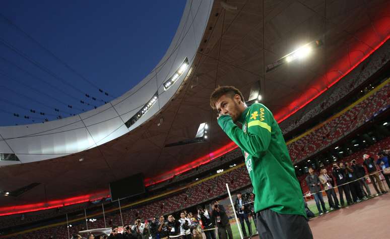Caçado contra a Coreia do Sul, Neymar participa de treino com a Seleção Brasileira; atacante deve jogar amistoso contra a Zâmbia