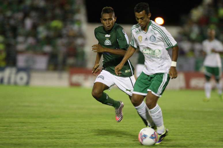 Juninho foi expulso no final da partida e deixou o Palmeiras desfalcado