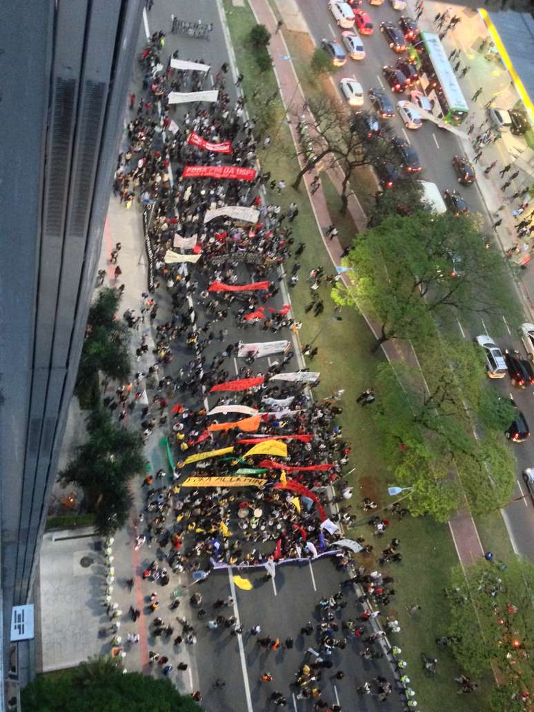 <p>Manifestantes percorreram a avenida Faria Lima nesta terça-feira</p>