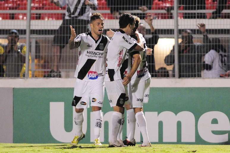 <p>Ponte Preta ainda não definiu local do confronto</p>