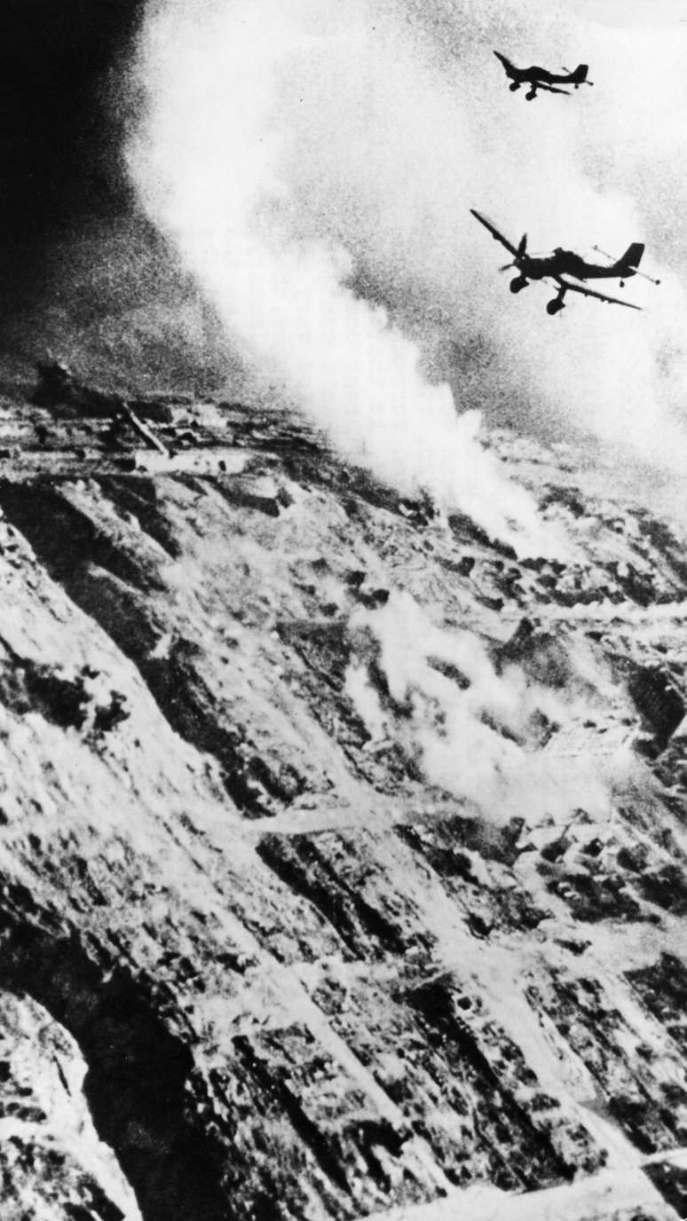 17 de janeiro de 1943: ruas de Stalingrado são devastadas após sucessivos ataques