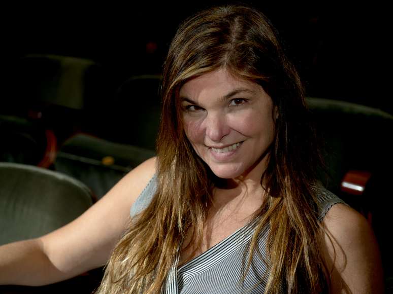 Cristiana Oliveira est&aacute; em cartaz com a pe&ccedil;a 'Feliz por Nada'