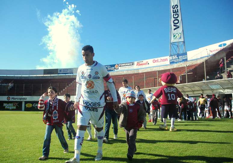 <p>Est&aacute;dio Centen&aacute;rio, em Caxias do Sul, tem capacidade para 18 mil torcedores</p>