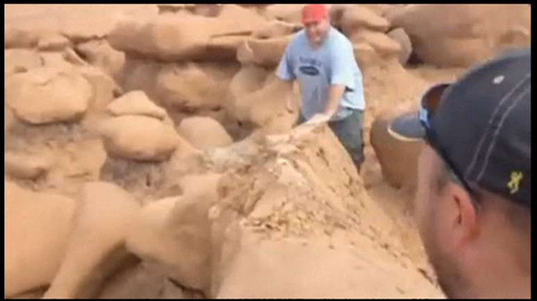 Os escoteiros argumentam que a rocha estava solta e poderia ter ca&iacute;do sobre algu&eacute;m que passasse pelo local