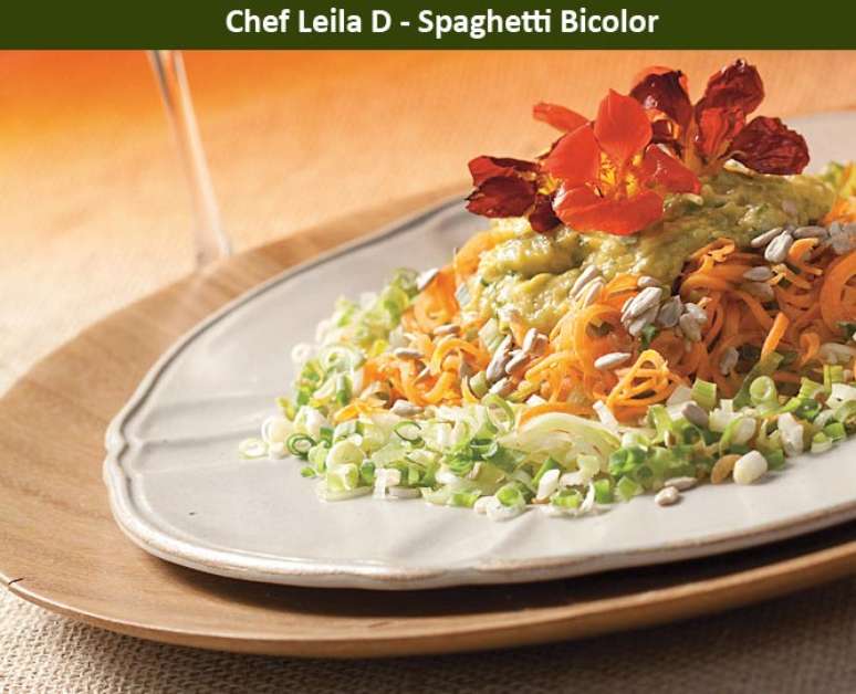 <p>Espaguete bicolor da chef Leila D</p>