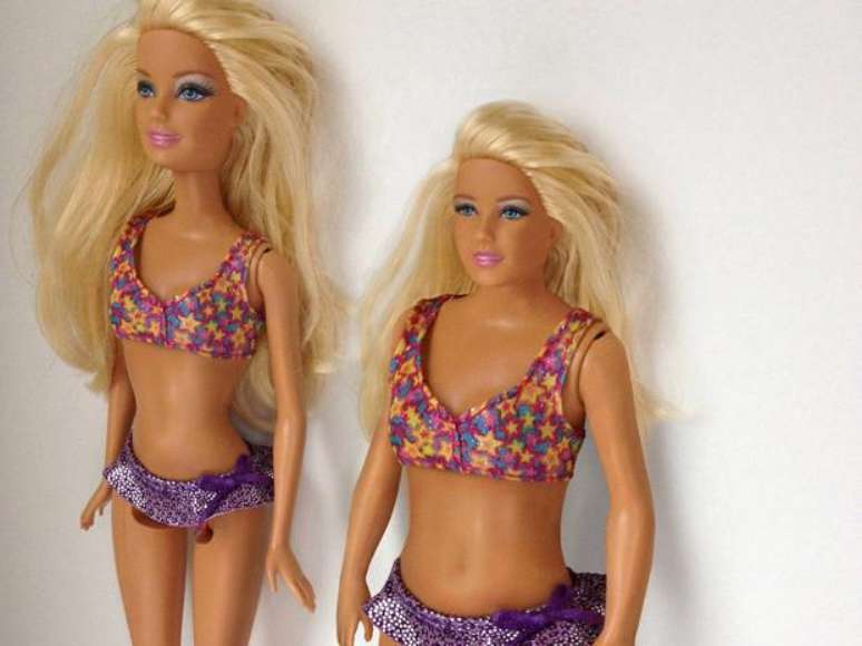 <p>O artista Nickolay Lamm criou uma versão da Barbie com medidas reais</p>