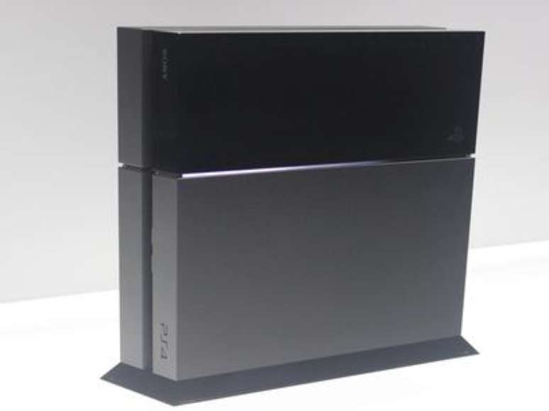 O PlayStation 4 custará R$ 3.999