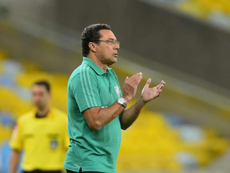 <p>Luxemburgo foi mantido no cargo de técnico do Fluminense</p>