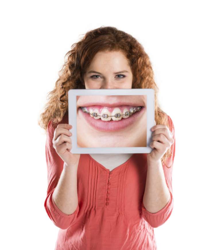 Es indispensable utilizar hilo dental  para garantizar una completa higiene dental